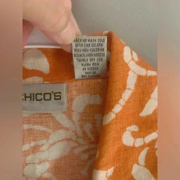 Woman’s Chico’s Orange Paisley Linen Short Sleeve Button Down Vacation Top Sz1 - Picture 3 of 9